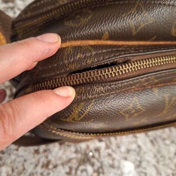 Louis Vuitton Monogram  Shoulder Bag SP 1010 - Stylish Crossbody Purse - Picture 9 of 15